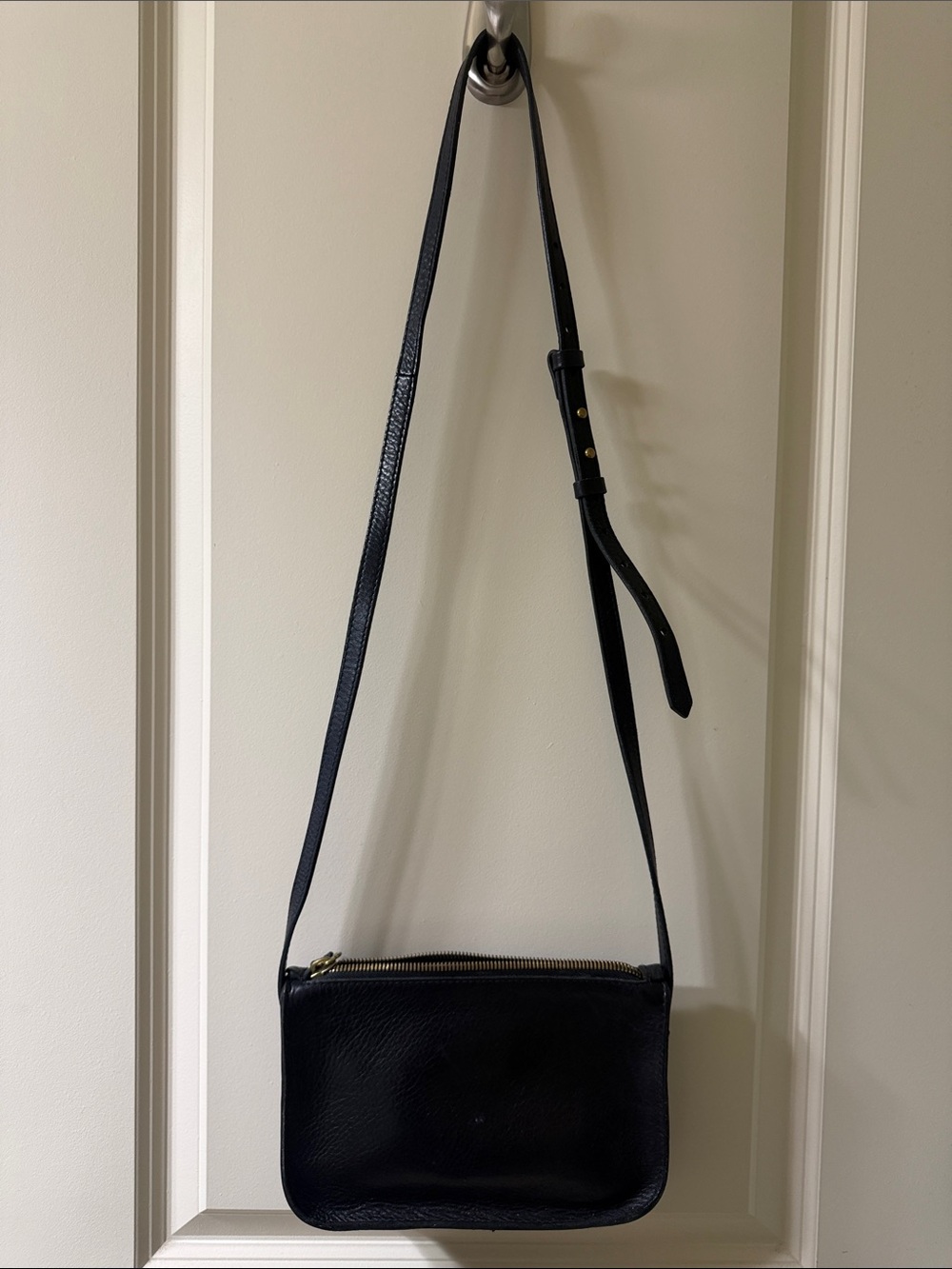 Madewell - Black leather crossbody